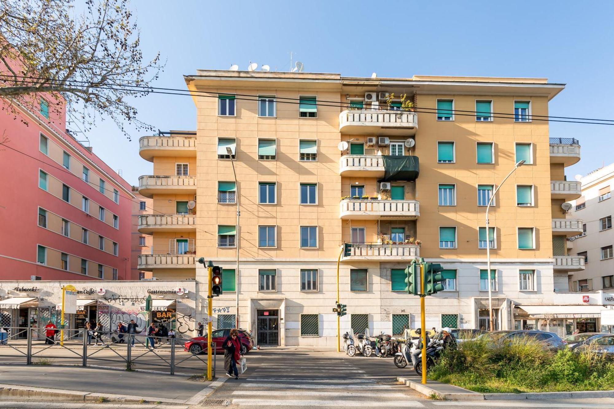 Cozy Apartment Gianicolense 3Bdr Rome Exterior photo
