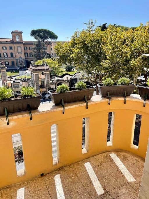 Cozy Apartment Gianicolense 3Bdr Rome Exterior photo